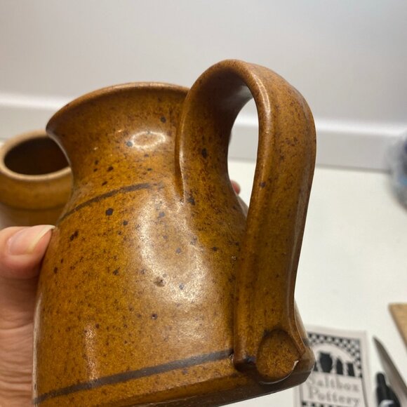 Saltbox Pottery Studio Pottery Art 2 Pcs Sugar And Creamer, Signed Collectible - Picture 9 of 11